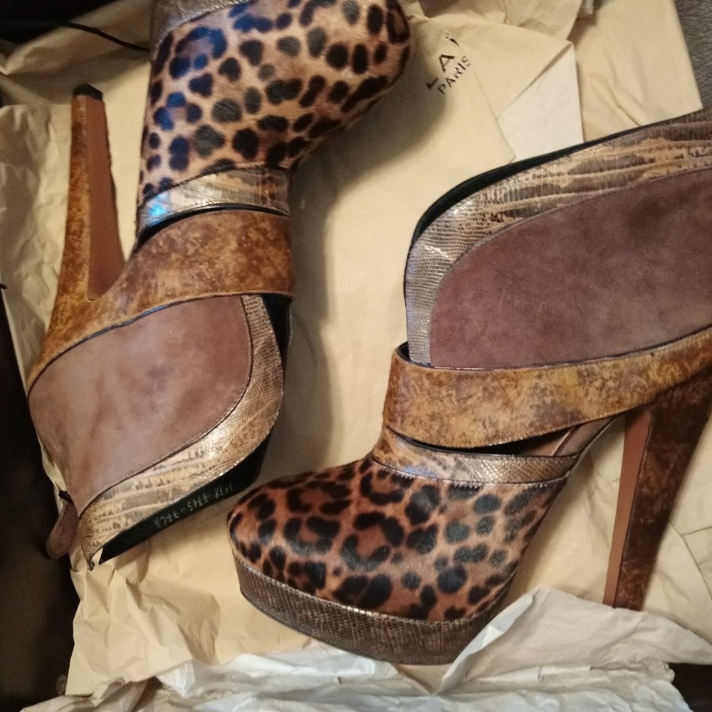 Alaia Ankle Boots